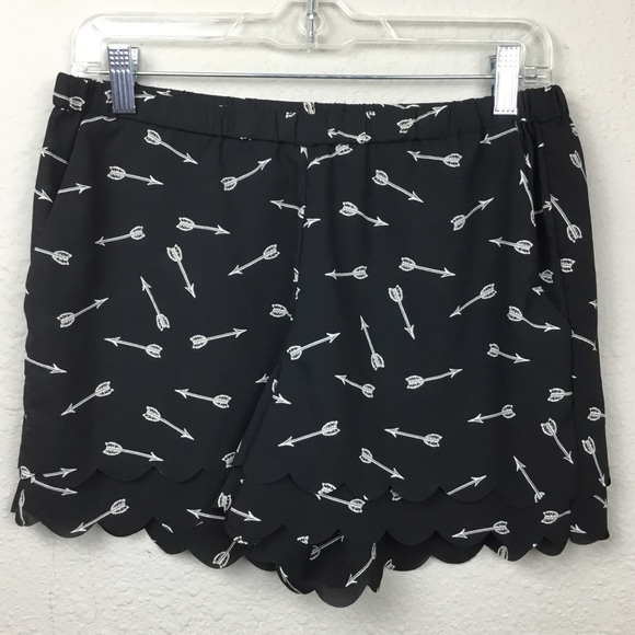 Anthropologie Pants - Anthropologie Eloise Black Arrow Shorts Size Small